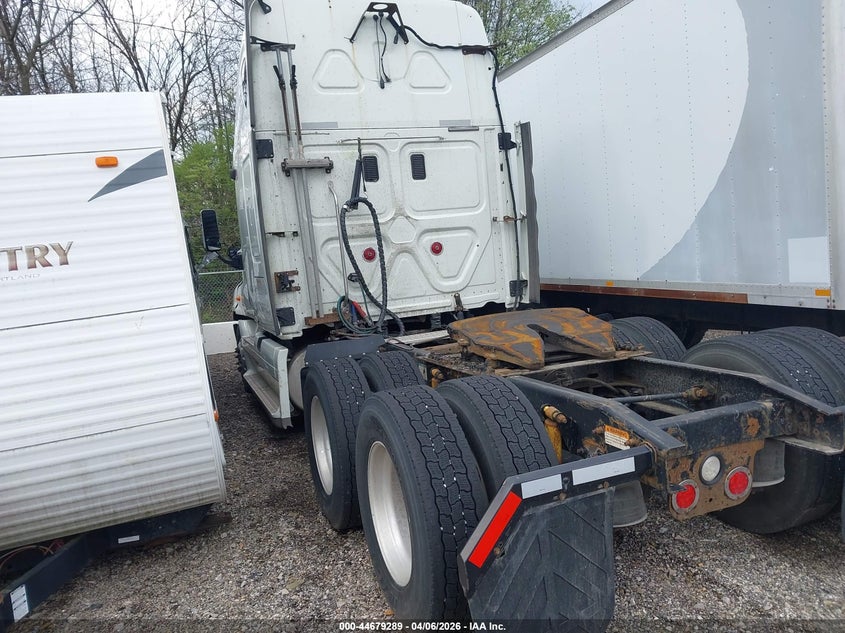 2011 FREIGHTLINER CASCADIA 125 auction photo 3