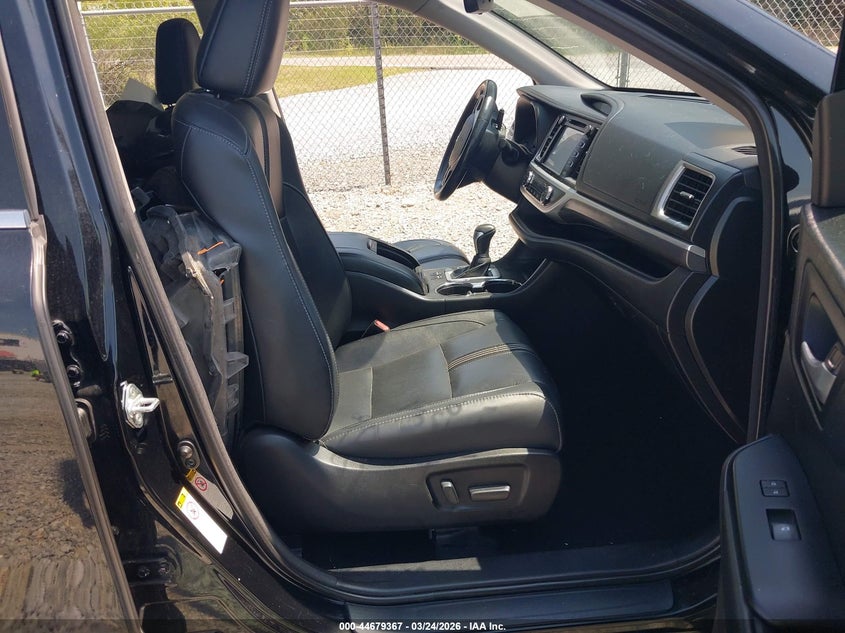 2018 Toyota Highlander Se