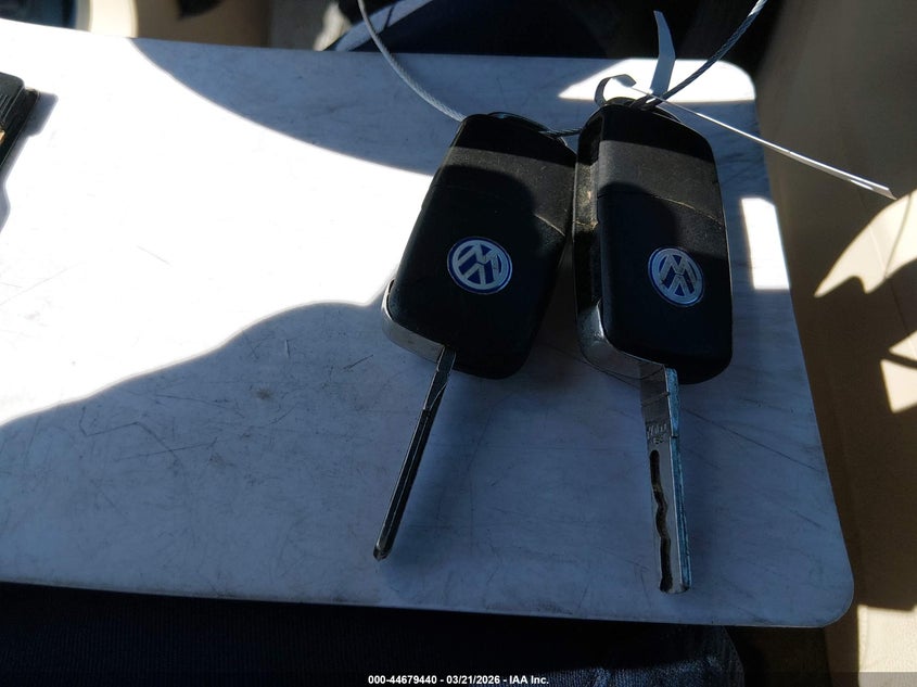 2008 Volkswagen Eos Lux VIN: WVWFA71F68V037829 Lot: 44679440