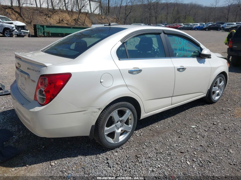 2015 CHEVROLET SONIC auction photo 4