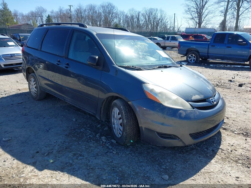 2010 Toyota Sienna Le
