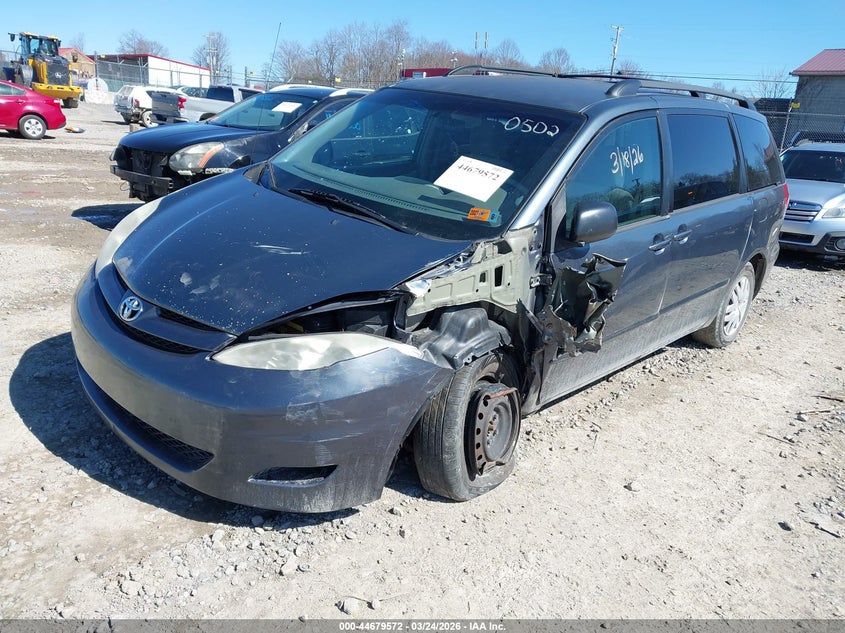 2010 Toyota Sienna Le