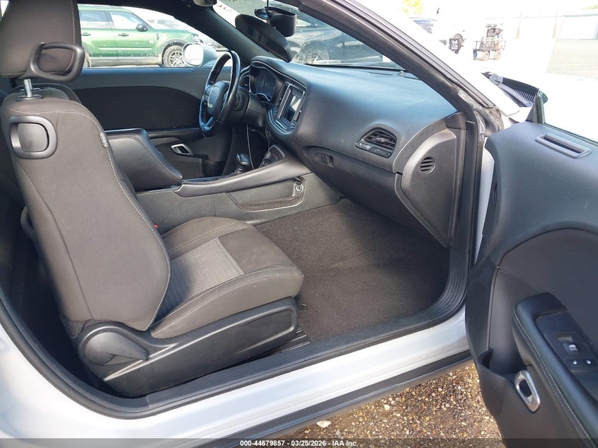 2020 Dodge Challenger Sxt