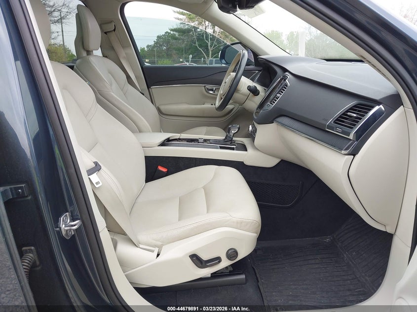 2020 Volvo Xc90 T5 Momentum 7 Passenger