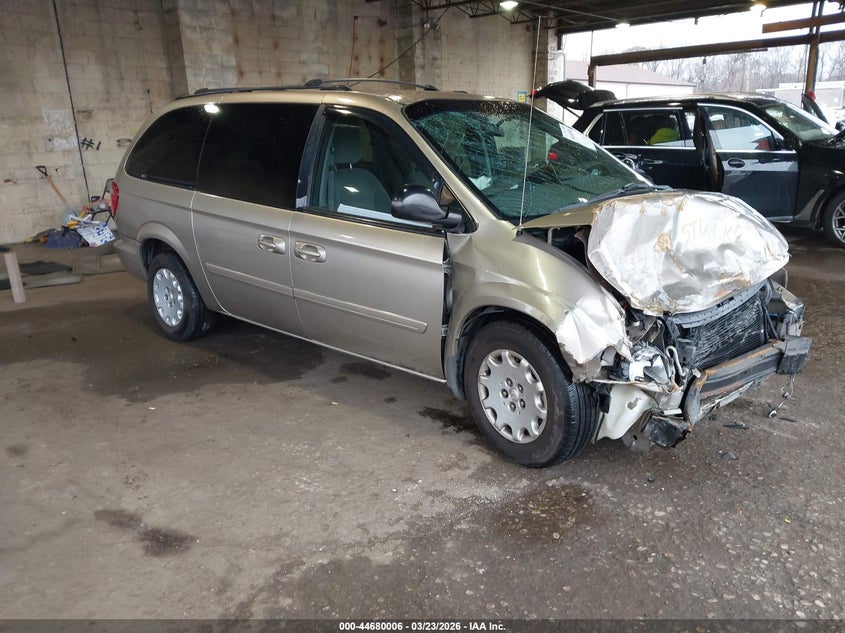 2004 Chrysler Town & Country Lx