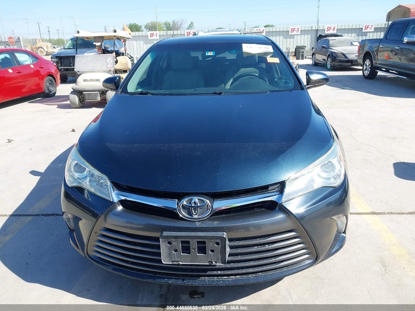 TOYOTA CAMRY - zdjęcie 13