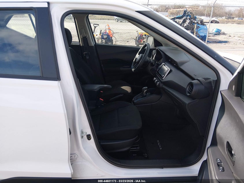 2024 Nissan Kicks S Xtronic Cvt