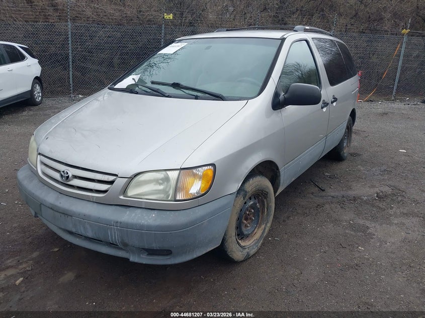 2001 Toyota Sienna Le