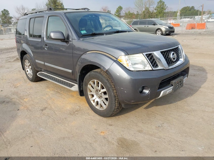 2011 Nissan Pathfinder Le