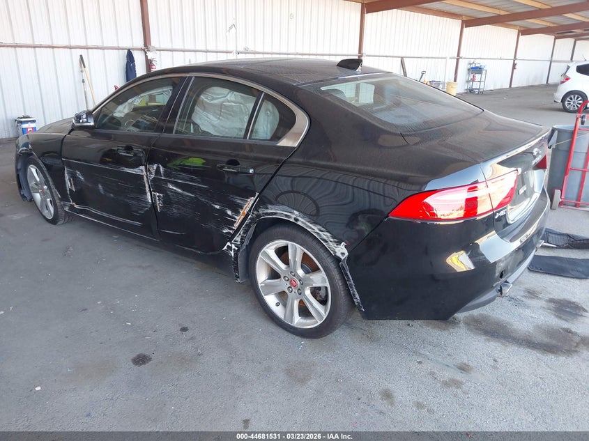 Vin: sajad4bg6ha950235, lot: 45178646, jaguar xe 25t premium 20173