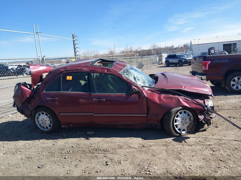 2000 Mercedes-Benz E 320 4M VIN: WDBJF82J1YX042198 Lot: 44681589
