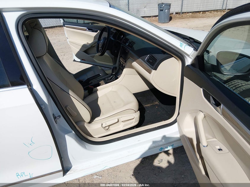 2016 Volkswagen Passat 1.8T Se