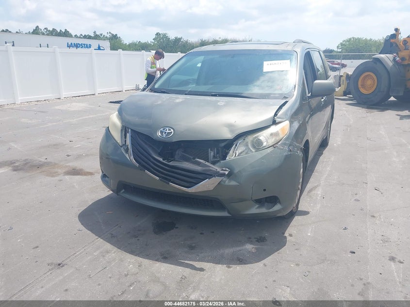 2011 Toyota Sienna Xle V6