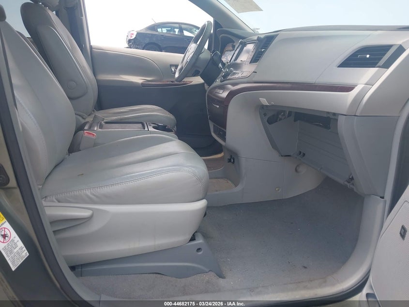 2011 Toyota Sienna Xle V6
