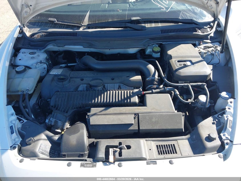 2011 Volvo C70 T5 VIN: YV1672MC9BJ107139 Lot: 44682604