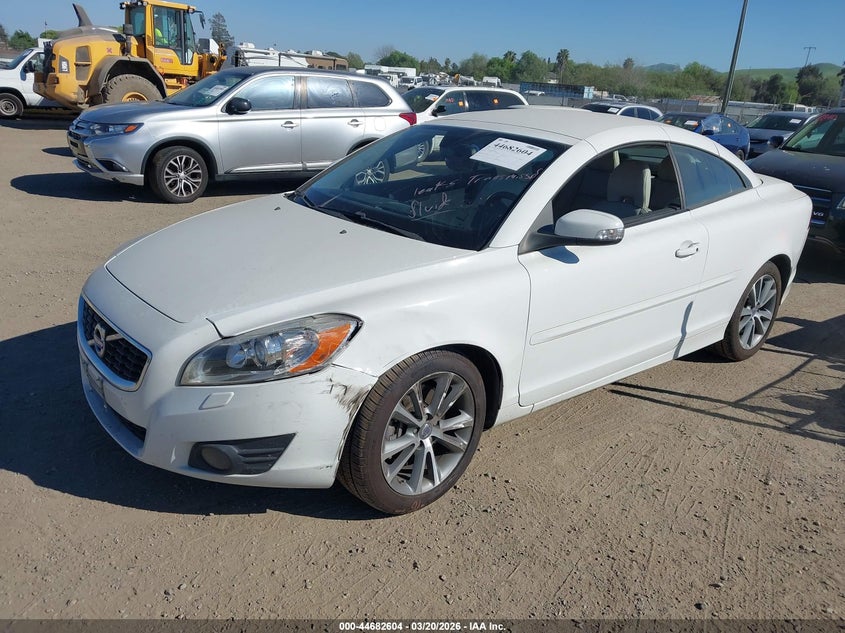 2011 Volvo C70 T5