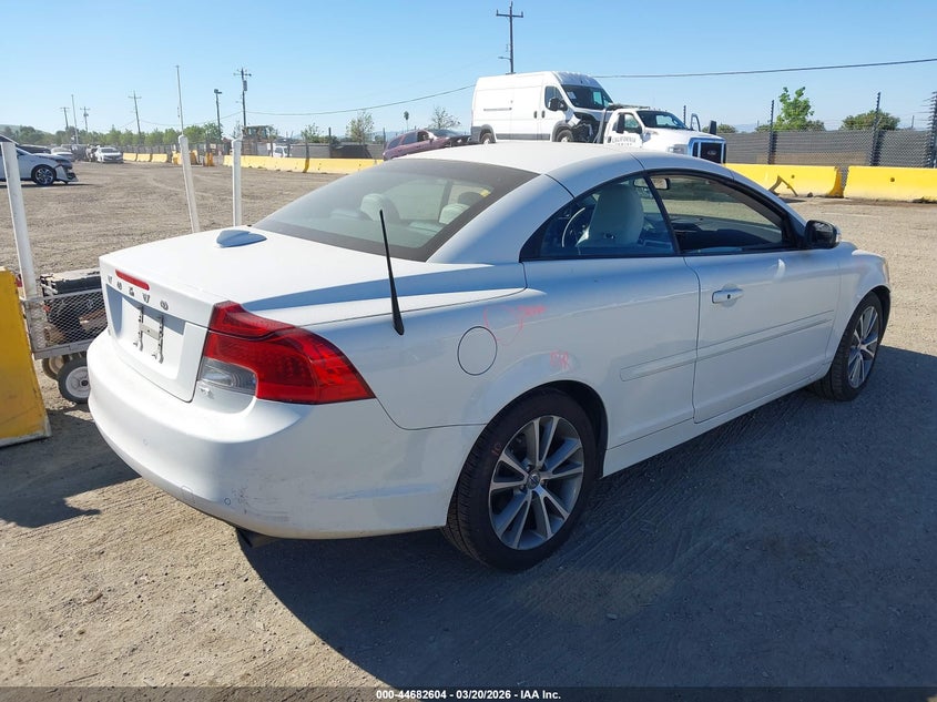 2011 Volvo C70 T5