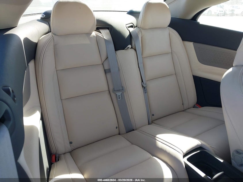 2011 Volvo C70 T5 VIN: YV1672MC9BJ107139 Lot: 44682604