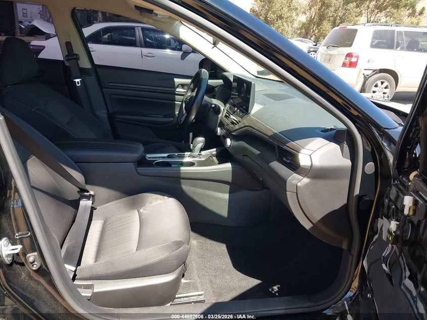 2024 Nissan Altima Sv Fwd