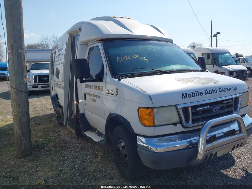 2006 Ford E-350 Cutaway
