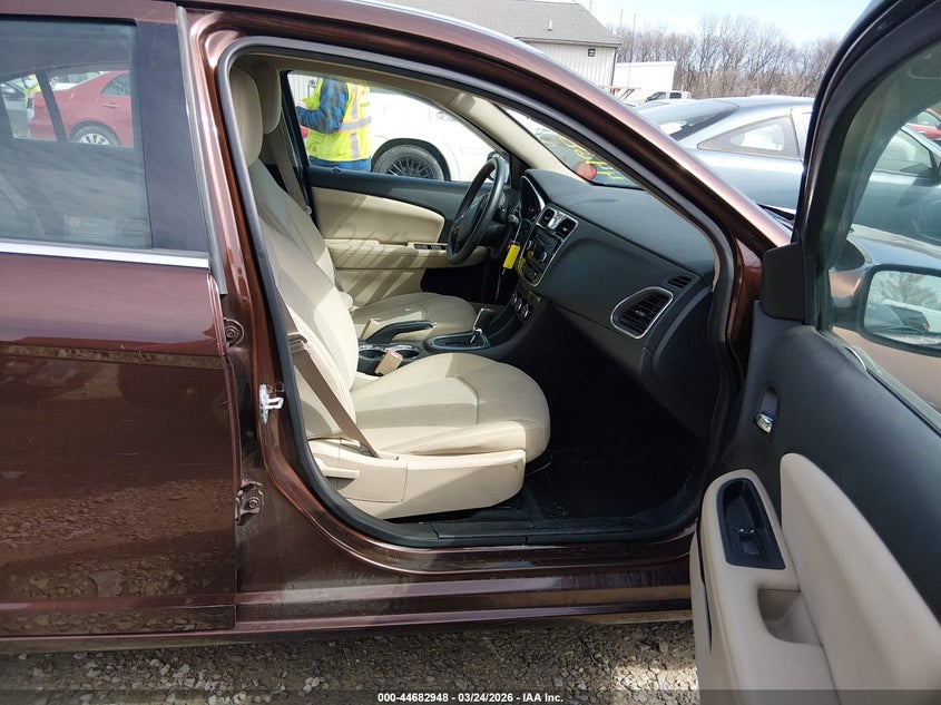 2013 Chrysler 200 Lx