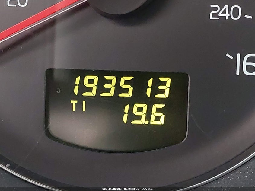 2005 Volvo Xc70 2.5T Awd VIN: YV1SZ592351185818 Lot: 44683008