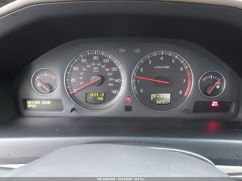 2005 Volvo Xc70 2.5T Awd VIN: YV1SZ592351185818 Lot: 44683008