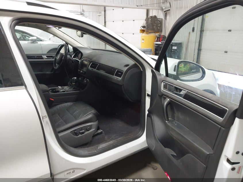 2016 VOLKSWAGEN TOUAREG SPORT UTILITY VEHICLE 3.6L V-6 DI, DOHC, VVT, 280HP