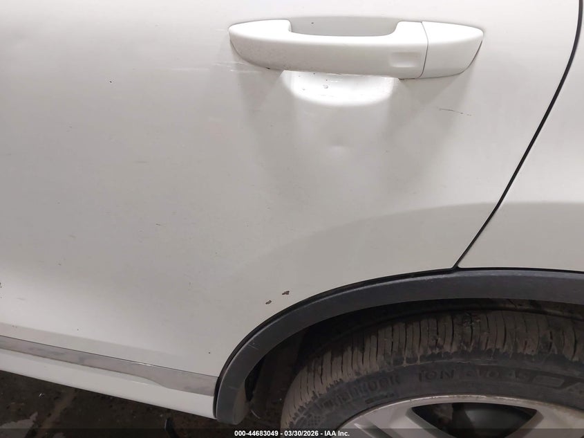 2016 Volkswagen Touareg Vr6 Executive VIN: WVGEF9BPXGD011685 Lot: 44683049