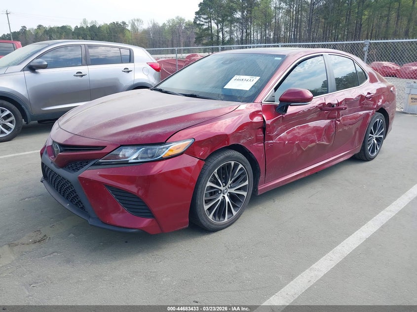 2018 TOYOTA CAMRY auction photo 2