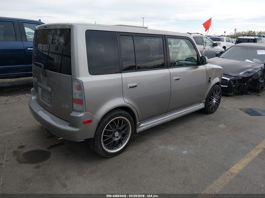 2005 Scion Xb