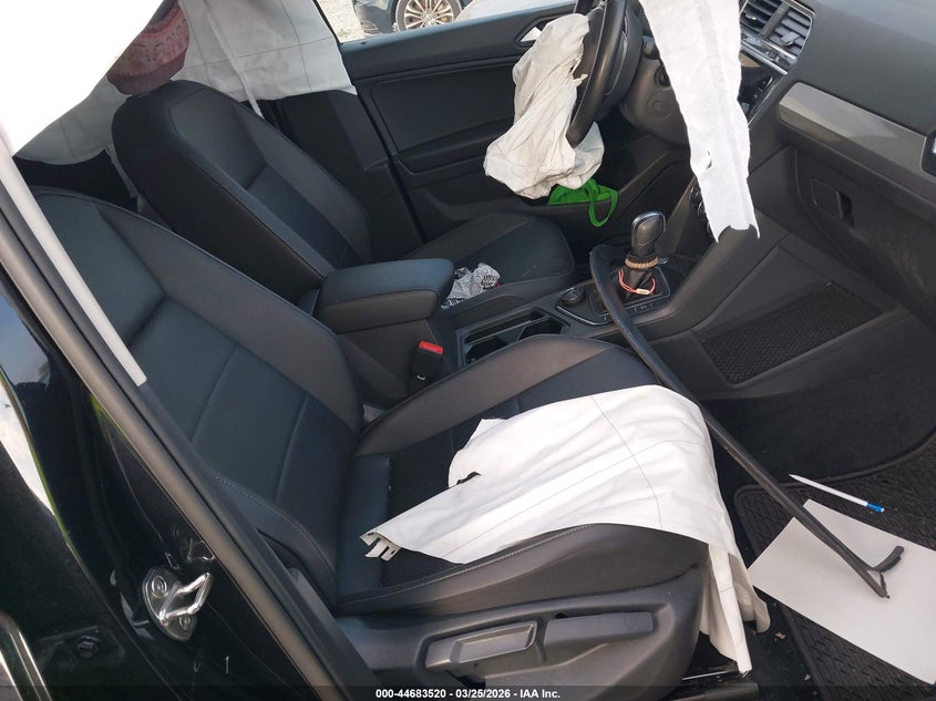 2020 Volkswagen Tiguan 2.0T Se/2.0T Se R-Line Black/2.0T Sel