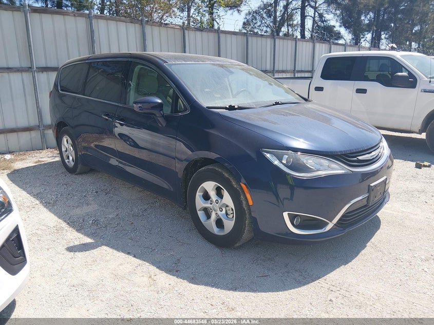 2018 Chrysler Pacifica Hybrid Touring Plus
