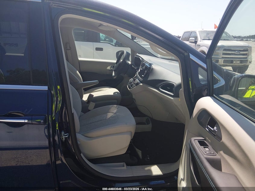 2018 Chrysler Pacifica Hybrid Touring Plus