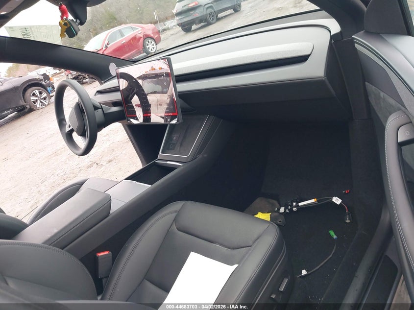 2026 TESLA MODEL Y ELECTRIC(VIN: 7SAYGDEE7TA630033