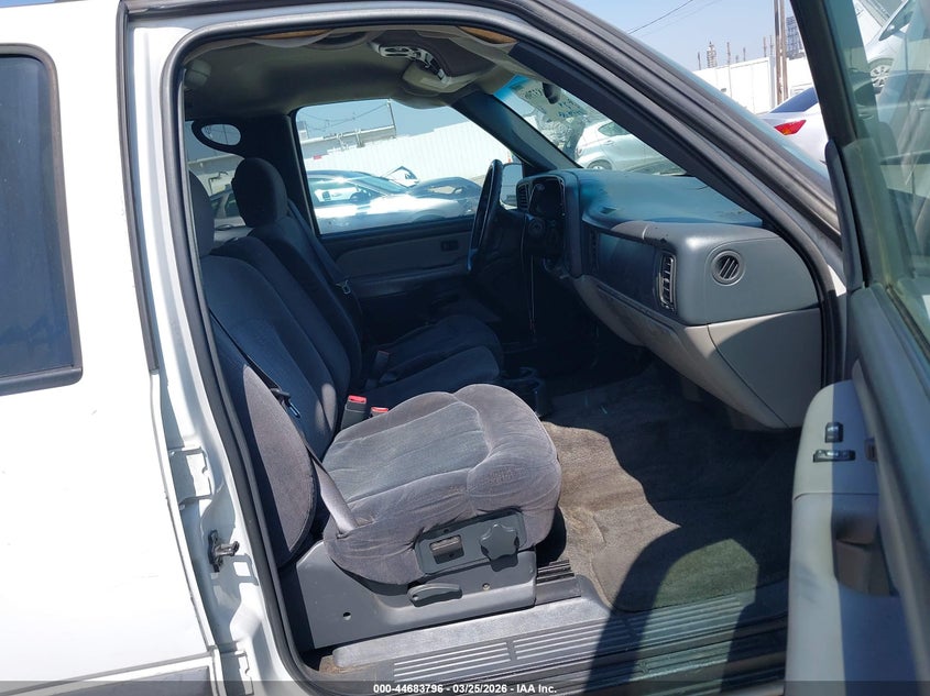 2002 Chevrolet Suburban 1500 Ls