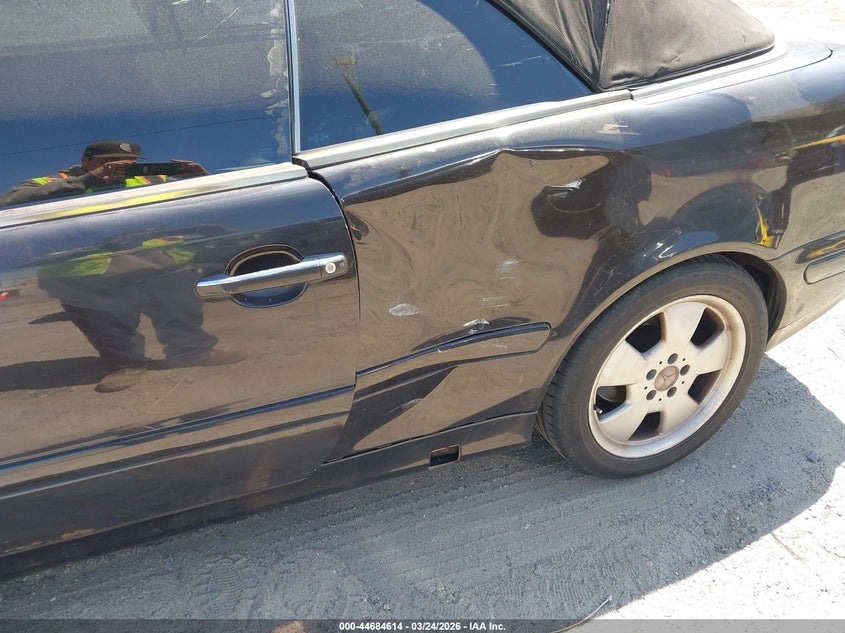 2002 Mercedes-Benz Clk 320 VIN: WDBLK65G82T105367 Lot: 44684614