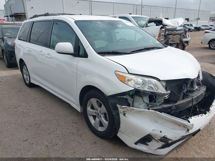 2019 Toyota Sienna Le 8 Passenger