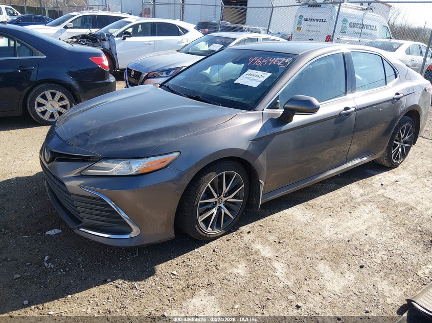 2022 Toyota Camry Xle Hybrid