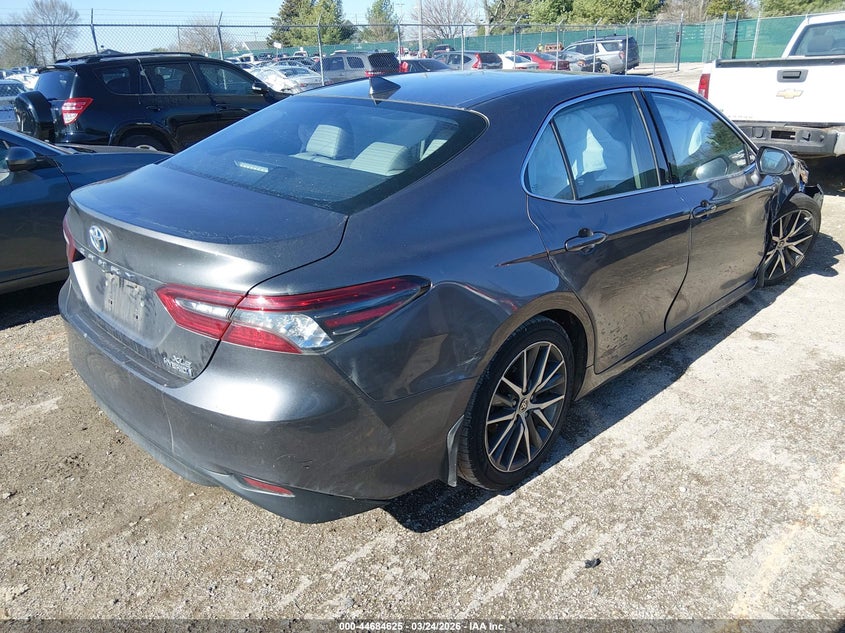 2022 Toyota Camry Xle Hybrid