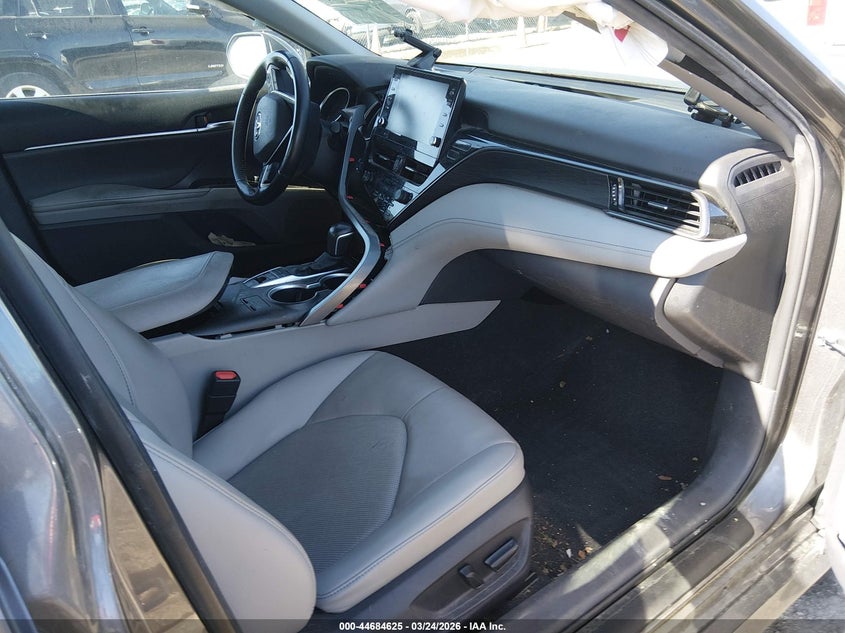 2022 Toyota Camry Xle Hybrid