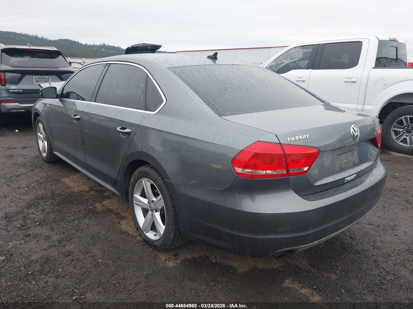 2014 Volkswagen Passat 1.8T Wolfsburg Edition