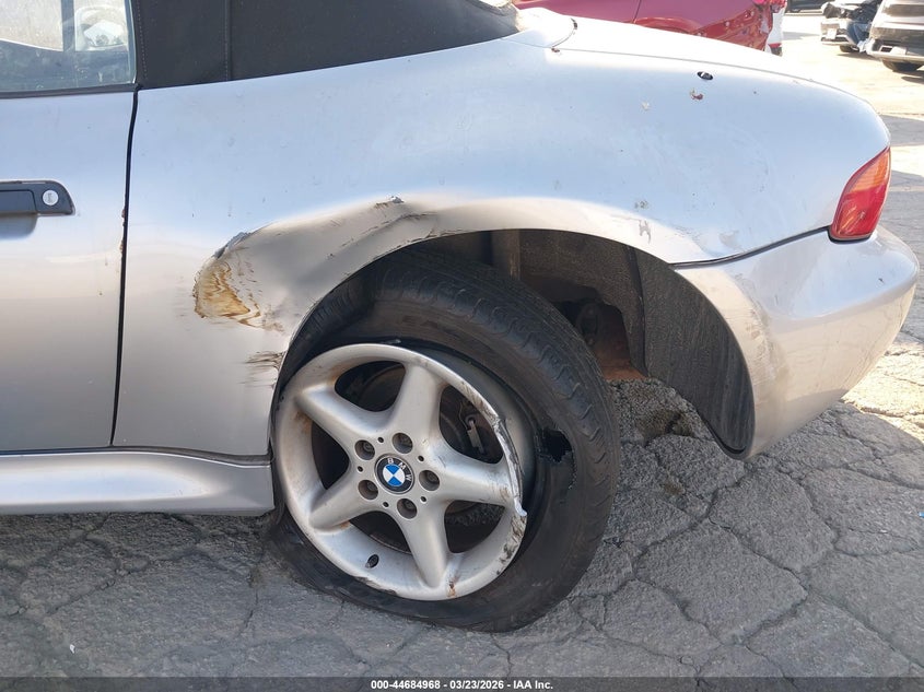 1998 BMW Z3 2.8 VIN: 4USCJ332XWLB63302 Lot: 44684968