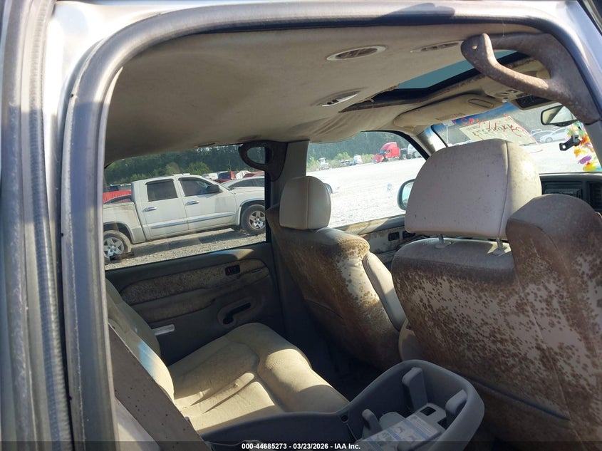 2000 Chevrolet Suburban 1500 Lt VIN: 3GNEC16T2YG115136 Lot: 44685273