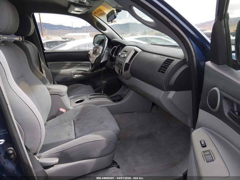 2005 Toyota Tacoma Base V6