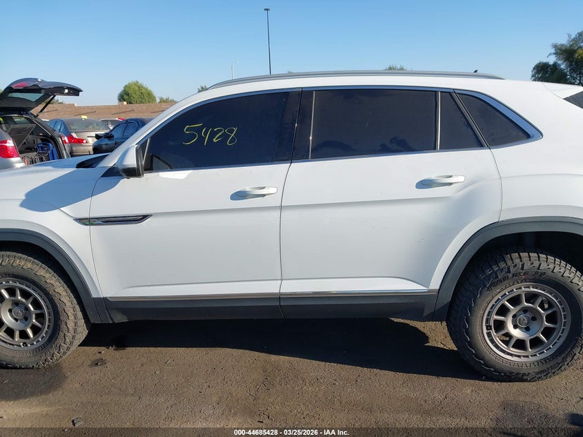 2021 Volkswagen Atlas Cross Sport 3.6L V6 Sel Premium VIN: 1V2TE2CA4MC233140 Lot: 44685428