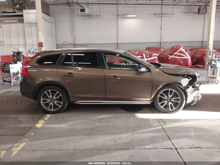 2016 Volvo V60 Cross Country T5 VIN: YV4612HK1G1006657 Lot: 44685886