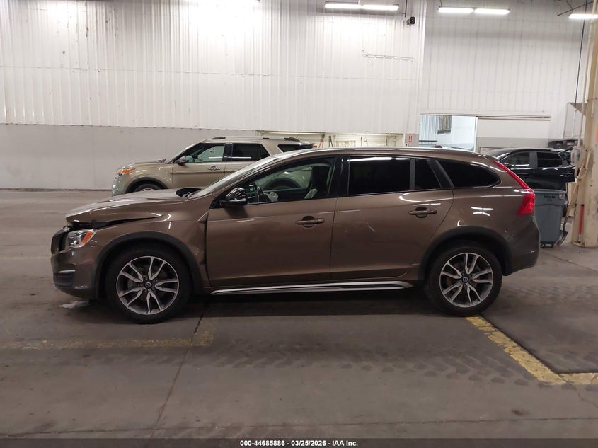 2016 Volvo V60 Cross Country T5 VIN: YV4612HK1G1006657 Lot: 44685886
