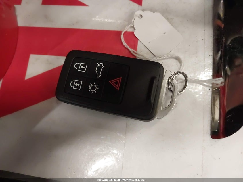 2016 Volvo V60 Cross Country T5 VIN: YV4612HK1G1006657 Lot: 44685886