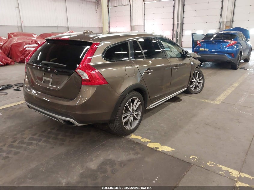 Vin: yv4612hk1g1006657, lot: 45183001, volvo v60 cross country t5 20164